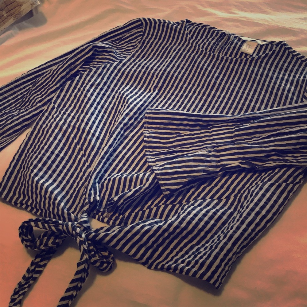 H&M Seersucker Tie-waist Blouse